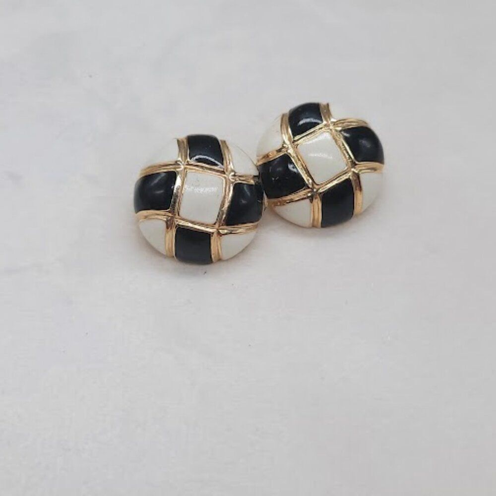 UNBRANDED Vintage Clip On Earrings
